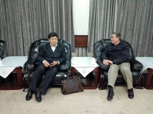 韦德娱乐校党委副书记王鲁新亲切接见故宫博物院院长单霁翔 韦德娱乐校党委副书记王鲁新亲切接见故宫博物院院长单霁翔